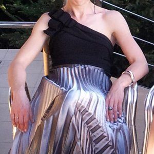 Asymmetrical ombre pleated evening gown